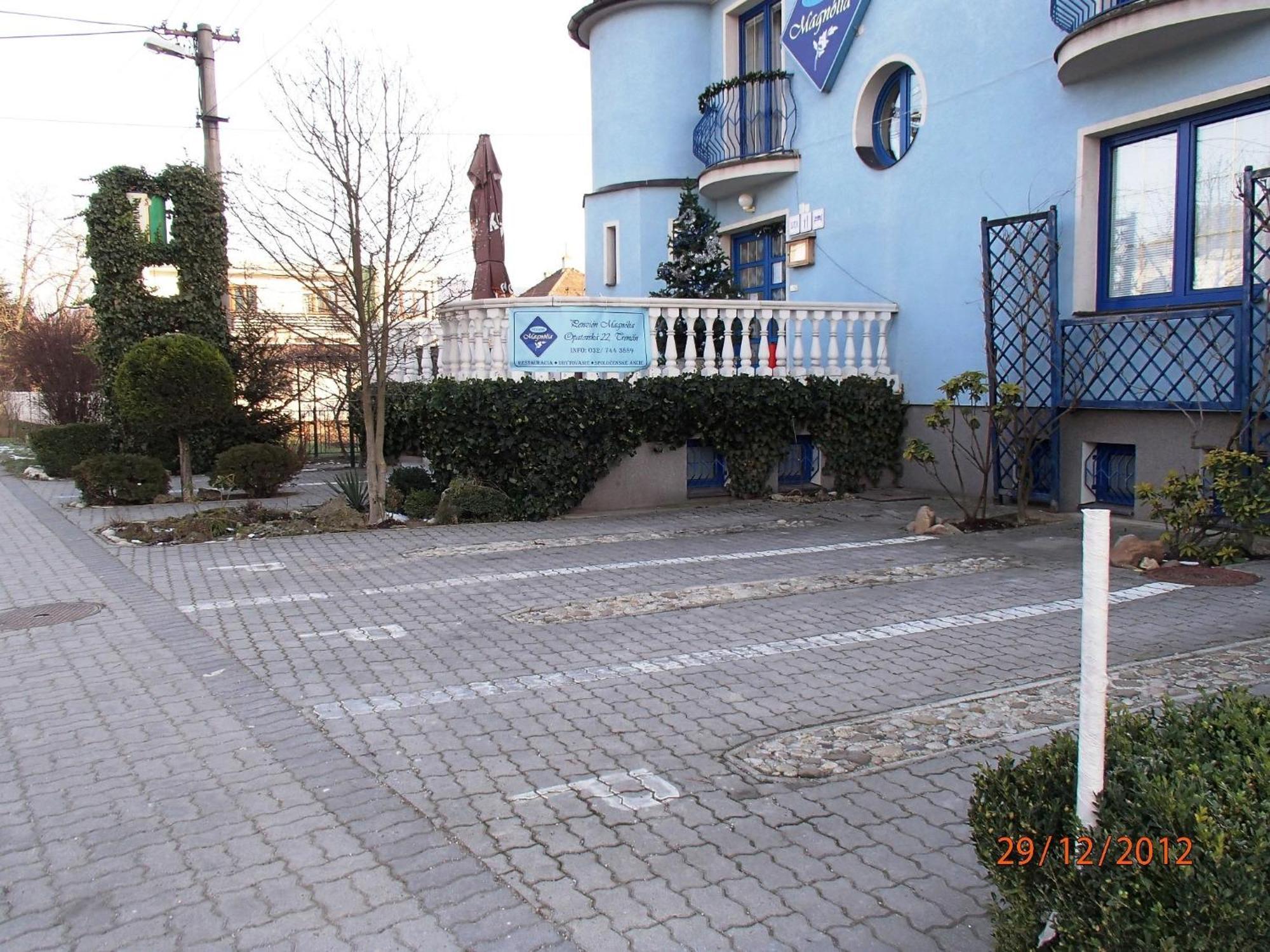 Pension Magnolia Trenčín Esterno foto