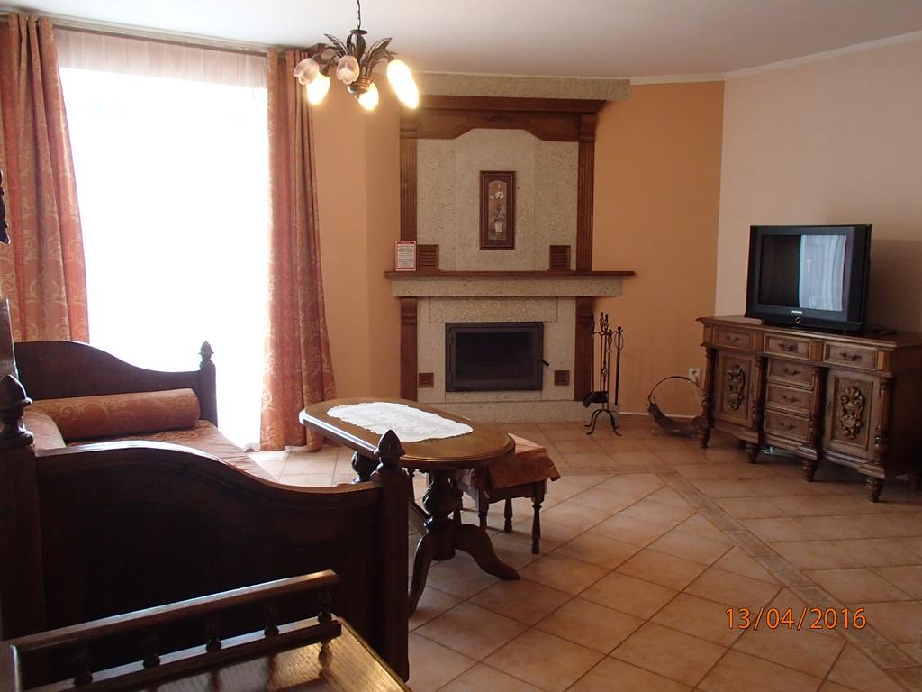Pension Magnolia Trenčín Esterno foto