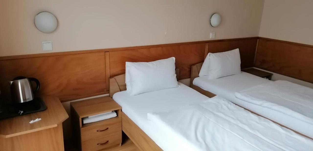 Pension Magnolia Trenčín Esterno foto